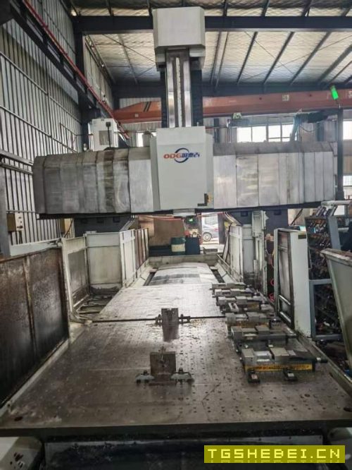 超重型欧德吉4030五面体镗铣床，三轴光栅尺，自动头側.