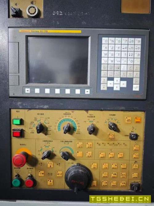 台湾加育JG-300重型数控车床，泷泽110同款机型，10寸.