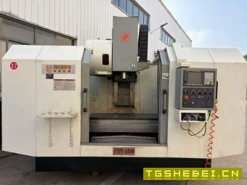 佛威1060加工中心，三轴硬轨，发那科mf系统，bt40台湾.