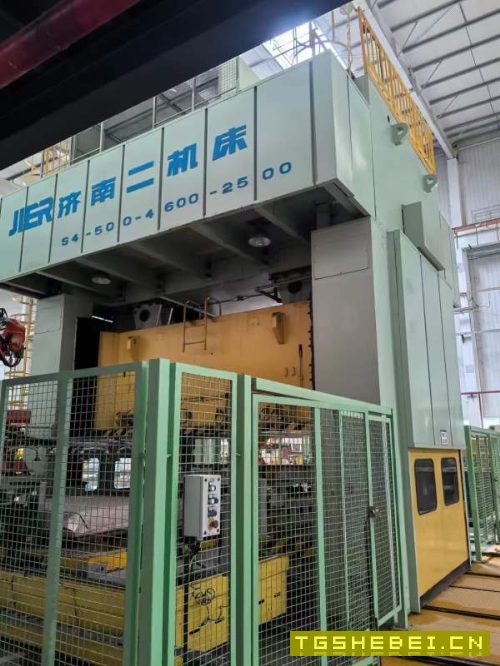 500吨四点机械压力机，大台面，带机械手，在位急售，.