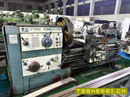 兰州机床厂CW6280D1.5米车床，尾座加装变频进给电机