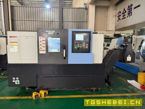 原版原漆同款两台斗山PUMA2450数控车床回转直径650mm.