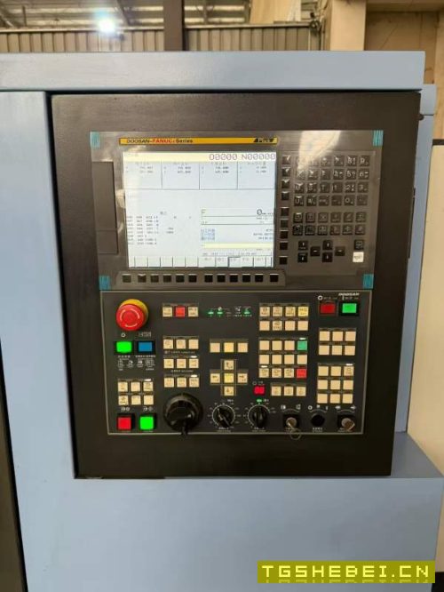 原版原漆同款两台斗山PUMA2450数控车床回转直径650mm.