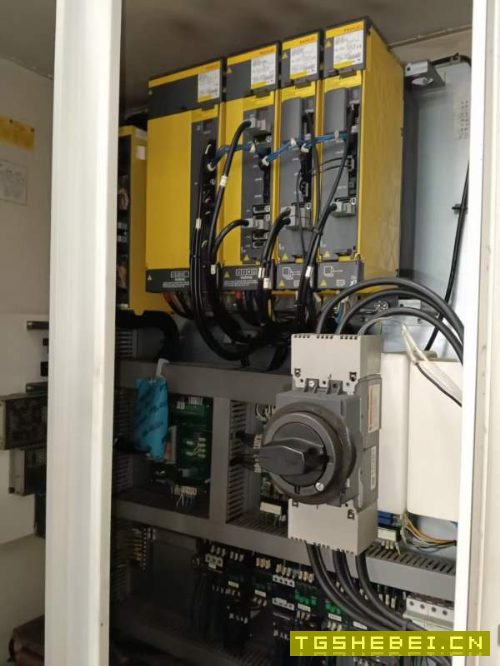 刚刚买下原装精品机况台湾珈玛1200加工中心,三轴线规.