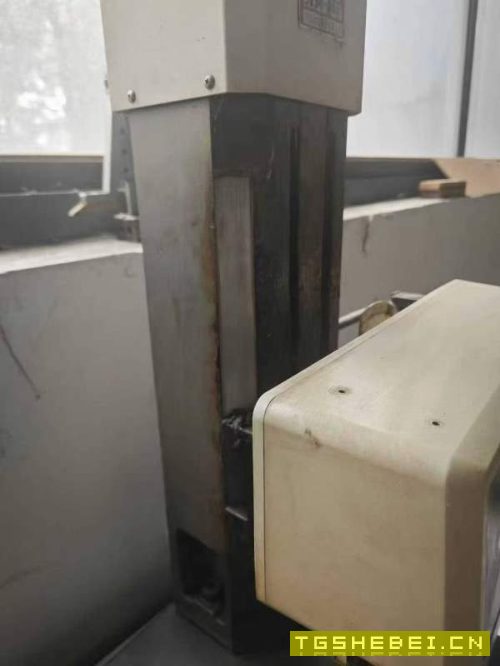 东京精密轮廓仪，新机精度。