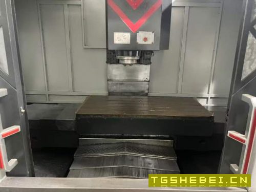 同款两台海天1000L数控铣，发那克系统，三轴线轨，BT4.
