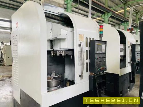 油欣450数控立车，同款6台加工高度为450mm，回转直径5.