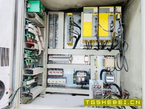 油欣450数控立车，同款6台加工高度为450mm，回转直径5.