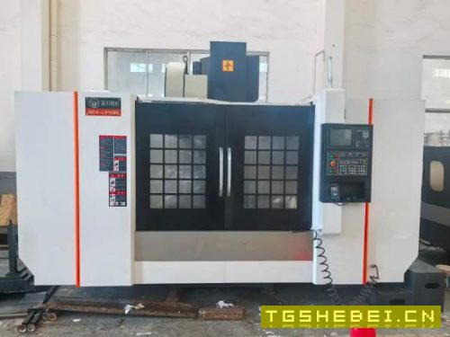 泰州泽川智能1580立式加工中心,BT50主轴八千转速,带.