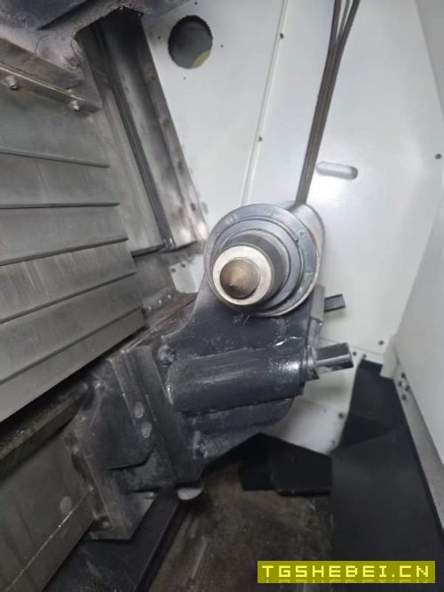 韩国起亚SKT28数控车床，2台回转直径590mm，加工直径4.