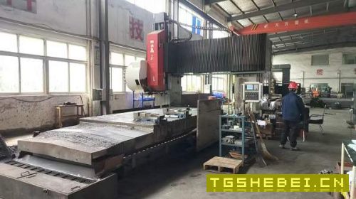 新定青岛永立4025龙门加工中心，工作台2米4米，门宽2..