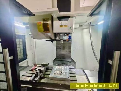 河南工厂在位，处理同款两台2025年855加工中心，新代.