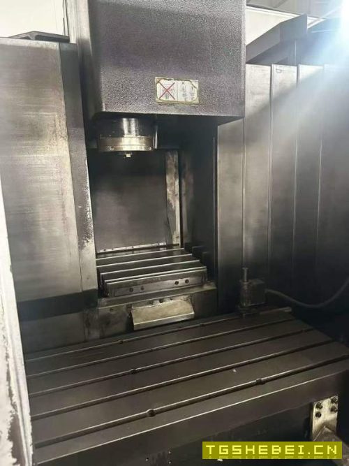 马扎克立式加工中心VTC-200BN行程:1120510510mm工作台.