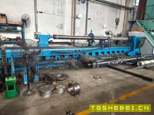 精品2017年镇江齐航CZ61100A8米车床，回转直径1米，长.