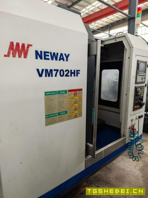 2016年高配纽威VM702HF立式加工中心，BT40主轴12000转.