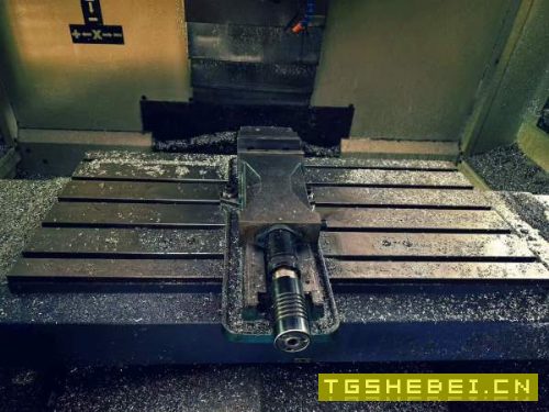 台湾永进102A加工中心,线轨,低价,同行可以接