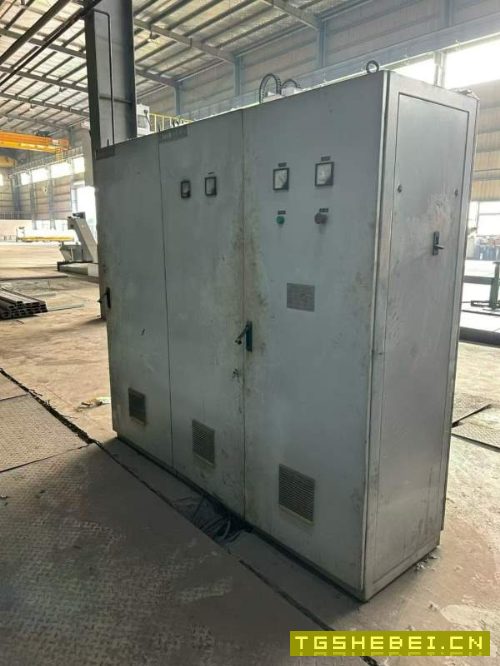 湖北沙洋5260双柱立车。加工直径6米。加工高度3.2米。.