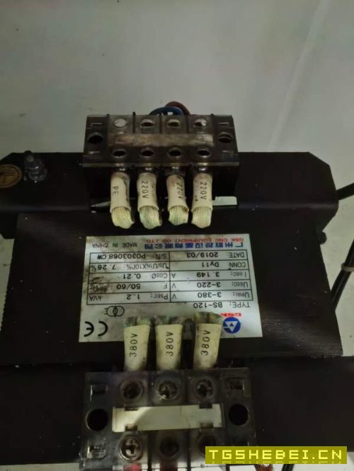 2019年浙江雨智CK6140数控车床，广数系统，带齿轮箱，.