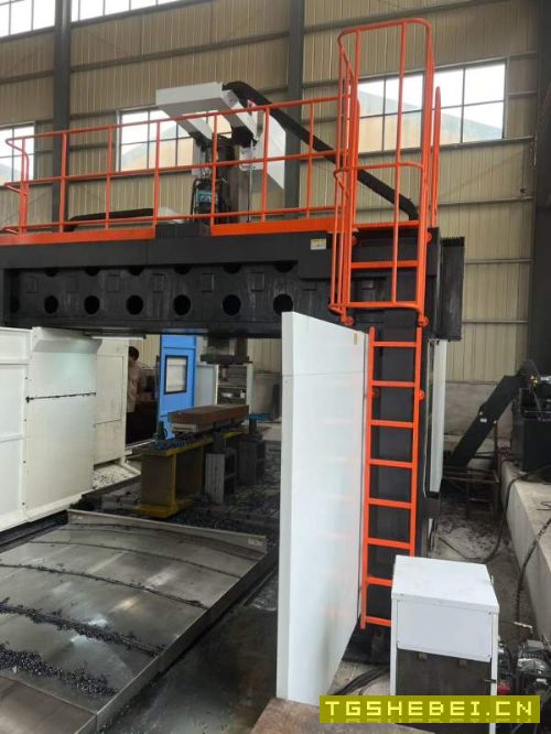 纽威4033龙门加工中心，工作台24米，过龙门宽3.3米，.