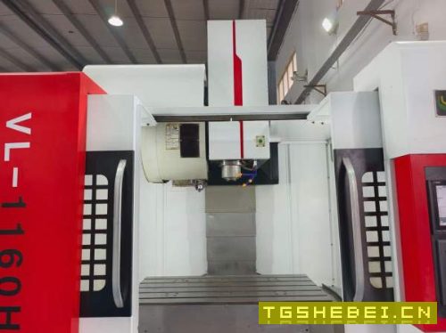 巨高1160加工中心，三菱M80系统，二线一硬，BT40主轴1.