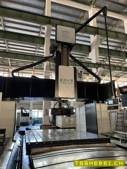 刚刚到货臺湾大畏4043数控龙门，工作台4000/3200mm，.