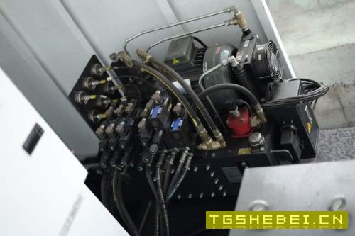 9.9成新的顶配纽威PMMSC动柱龙门加工中心。这台设备搭.