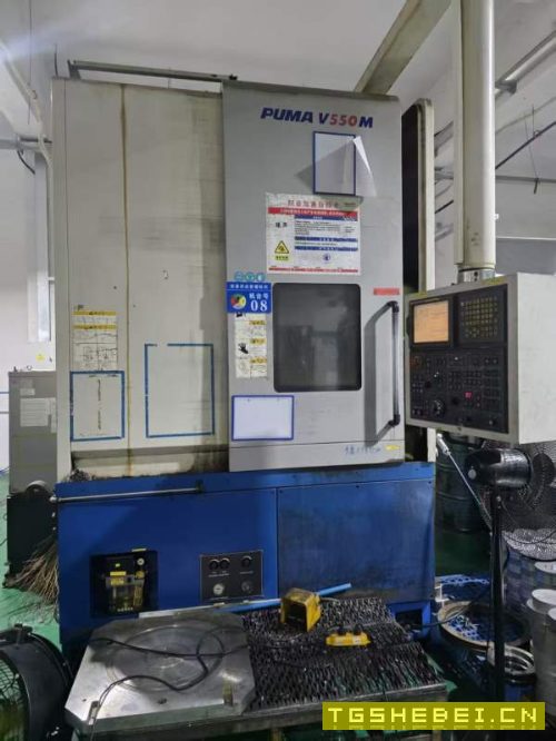 斗山PUMAV550M数控立式车铣中心，发那科系统，工作台.