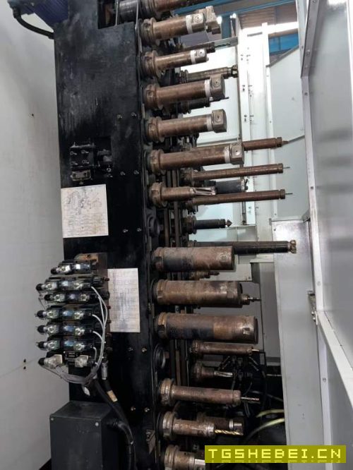 海天HUP80双台卧式加工中心，工作台800/800mm，三轴线.