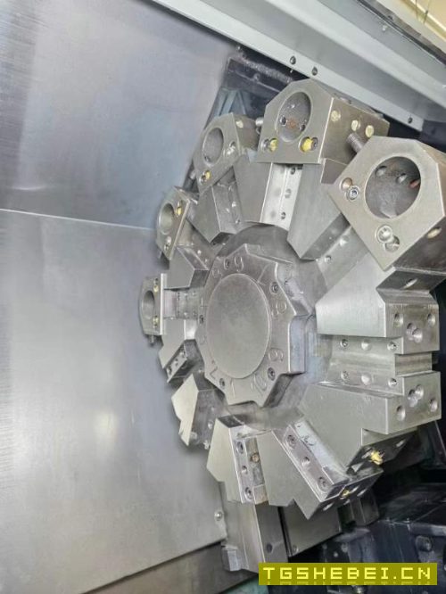 斗山PUMA305数控车床，车削直径420，车削长度648，主.
