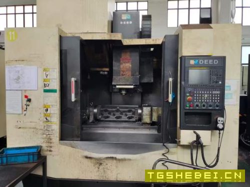 上海工厂拿下同款3台蒂德1160立加、Bt50主轴、带中心.