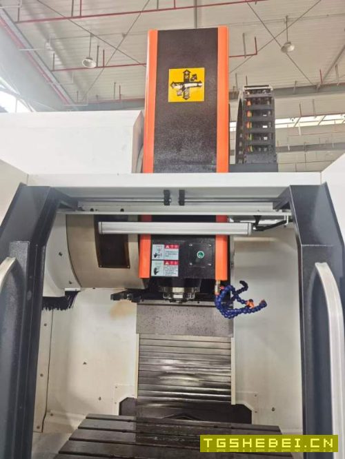 新到一台台群T-850L加工中心，两线一硬导轨，发那科MF.