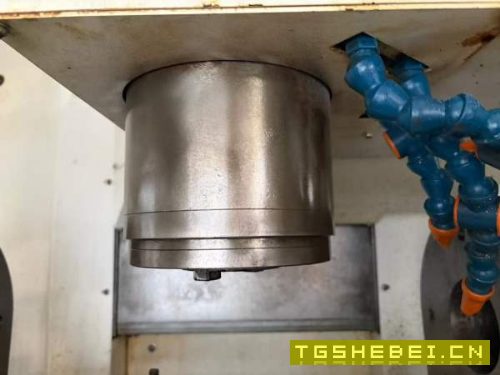威亚F500加工中心,带中心出水接口电机驱动!三轴线轨.