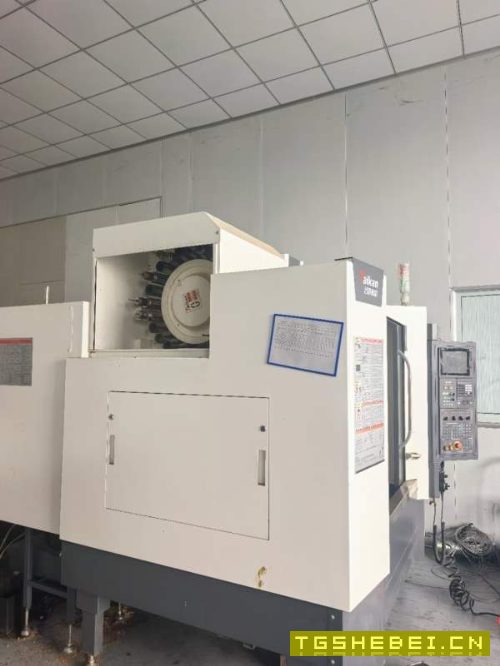 台群T-V856S立式加工中心系统：三菱M80主轴:BT40直连1.