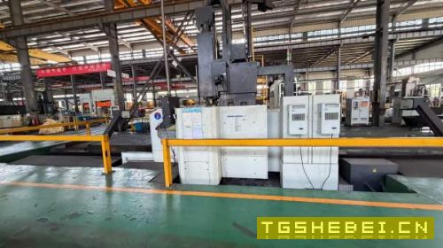 新定海天5028高速龙门加工中心，工作台，门宽2790，三.
