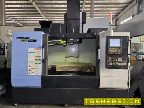 斗山DNM5705加工中心，BBT40主轴8000转，带中心出水，.
