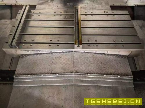 南通国盛1680数控铣床重型倒T结构床身.两线一硬导轨发.