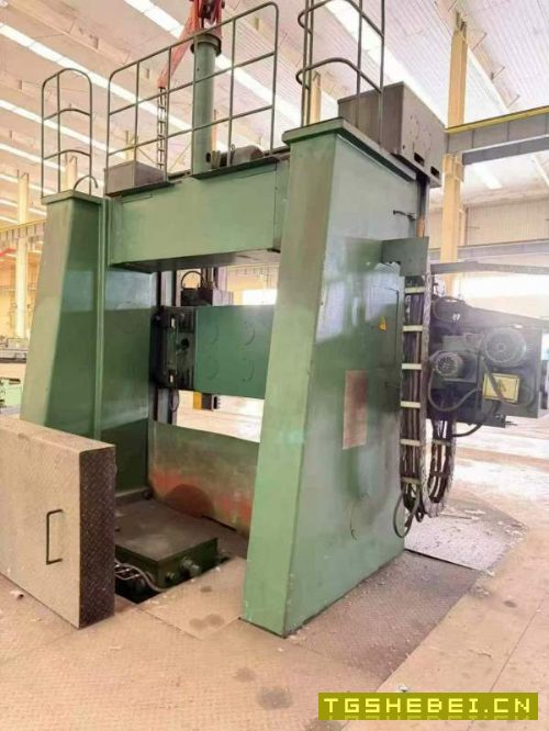 精品齐重C5225E16/10双柱立式车床出厂时间:2009年5月.
