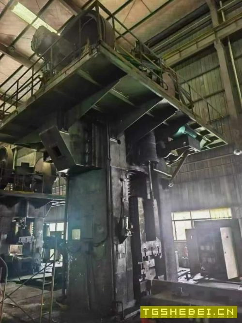 青岛锻压产J53-1000，双盘摩擦压力机。同款两台，少用.