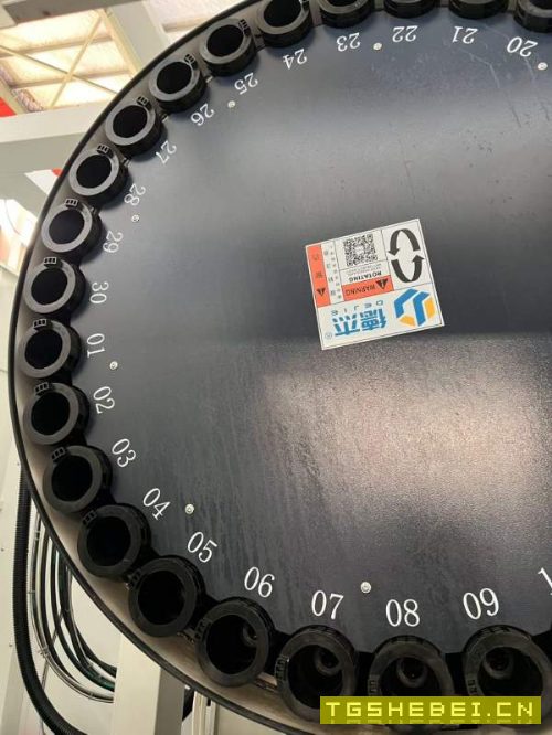 阿迈科630单台卧式加工中心，工作台630/630mm，三轴线.