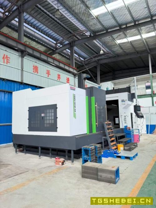 扬森数控机床5030龙门五轴加工中心。工作台4600/2600.