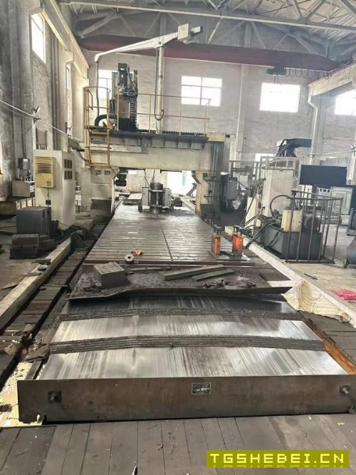 海天2500/8000数控龙门加工中心。工作台2.5米x8米,龙.